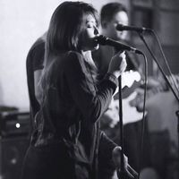 Joyce Pring的照片