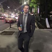 Endre Eckell的照片