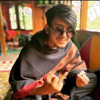 Devang Gusain的照片