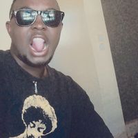 Collins Collo的照片