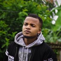 Le foto di mbabazi King eric