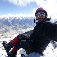 Ezzat Alzayat的照片