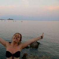 Evelina Llewellyn的照片