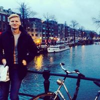 Tim Stoellger的照片