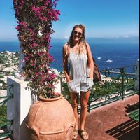 Elysia Hall的照片