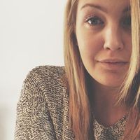 Alyson Buri的照片