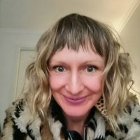 Shanti Solaris's Photo