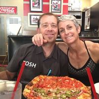 LaDee and Bryon Dangerfield的照片