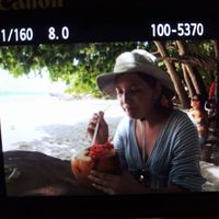 Hande Sener的照片