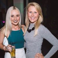 Caroline Barker的照片