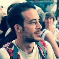 Zakaria Almoutlak的照片