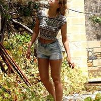 Isabella Handa's Photo