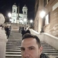 Daniele De Caro的照片