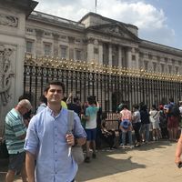 Emre Altın的照片