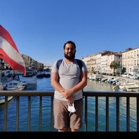 Raja Riachi的照片