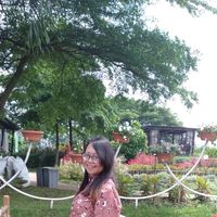 Ratih Yuniarti's Photo