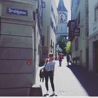 Özge Osmanoğlu的照片