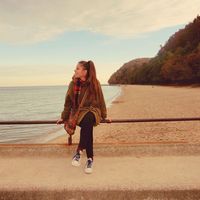 Mikela Theohari的照片