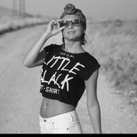 Damla Henden Onay的照片