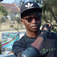 Pride Musvaire的照片