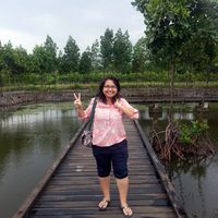 Utami Dewi's Photo