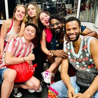 Chrizler Avis的照片