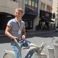 Iurii Dombrovskyi的照片