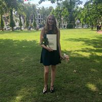 Celina Lehner的照片