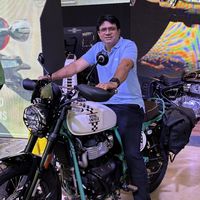 Mahavir Kade的照片