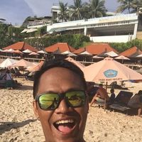 John  William Blegur的照片