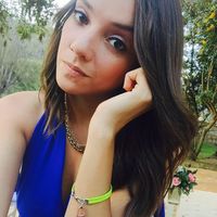 Laura Velasquez的照片