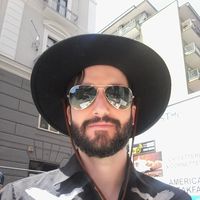 Frank Anzaldua的照片