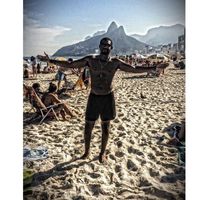 Fotos de Troy Sylvium