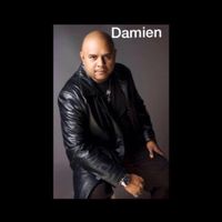 Alan Sandosham的照片