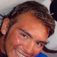 Fabio Andolfo的照片