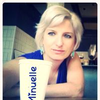 Minuelle Pettit's Photo