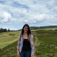 Julia Guerra的照片