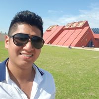 Johan Lévano的照片