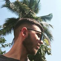 Kirill Lomanov的照片