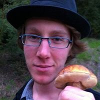 Walker Holden的照片