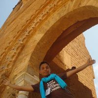 Yahia Tfyeche的照片