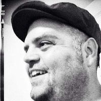 Nicolas Saint-Cyr的照片