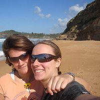 Tess and Tina Goedecke-Rocks的照片
