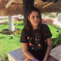 jimena baez的照片