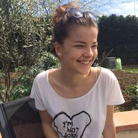 Mathilde Poyet的照片