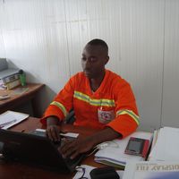 MBAI LIONEL的照片