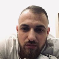 Adrian Frroku的照片