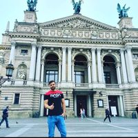 Erdi  Güler的照片