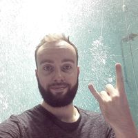 Maxime Queloz的照片