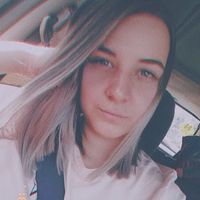 Yuliia Dmytriieva的照片